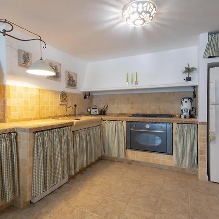 Taverna Del Colle, Tra Relax E Comfort פסקרה